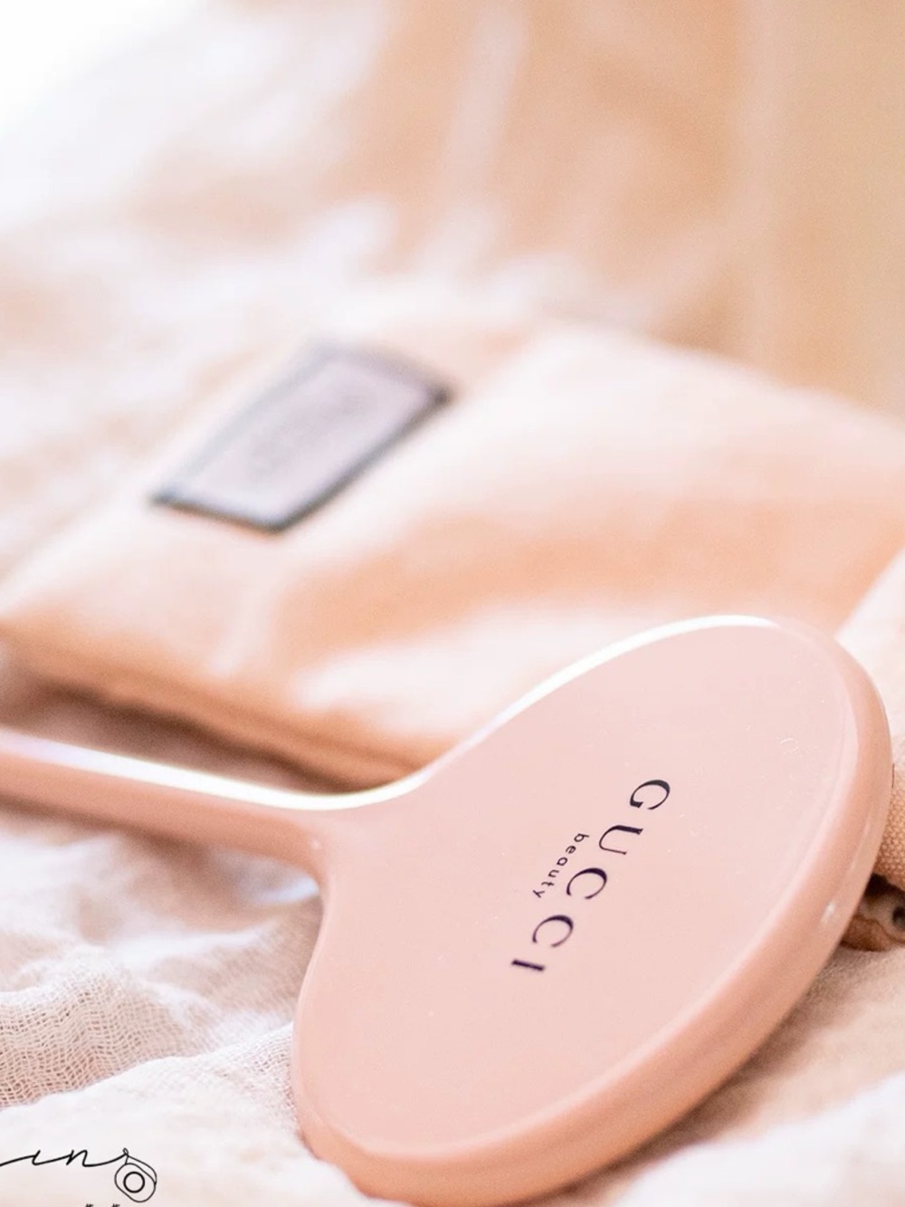 Gucci handheld makeup mirror with pouch